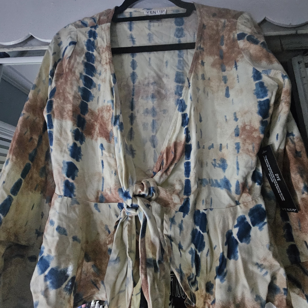 VENUS Tie-Dye Crop Top - Blue and Tan